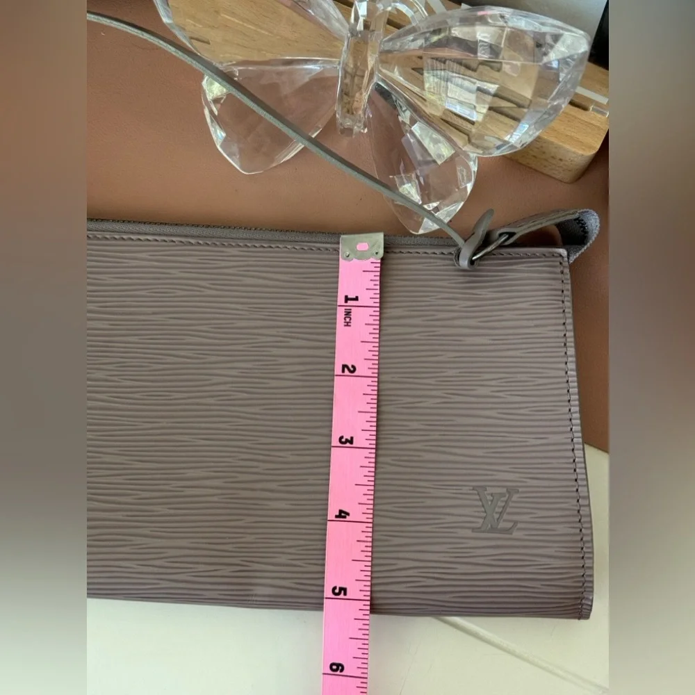 Louis Vuitton Lilac Epi Pochette - Picture 11 of 12